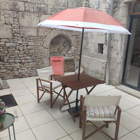 Studio De Charme, Au Calme Dans Le Vieux Chaumont Chaumont  Bagian luar foto