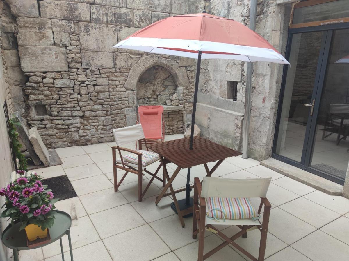 Studio De Charme, Au Calme Dans Le Vieux Chaumont Chaumont  Bagian luar foto